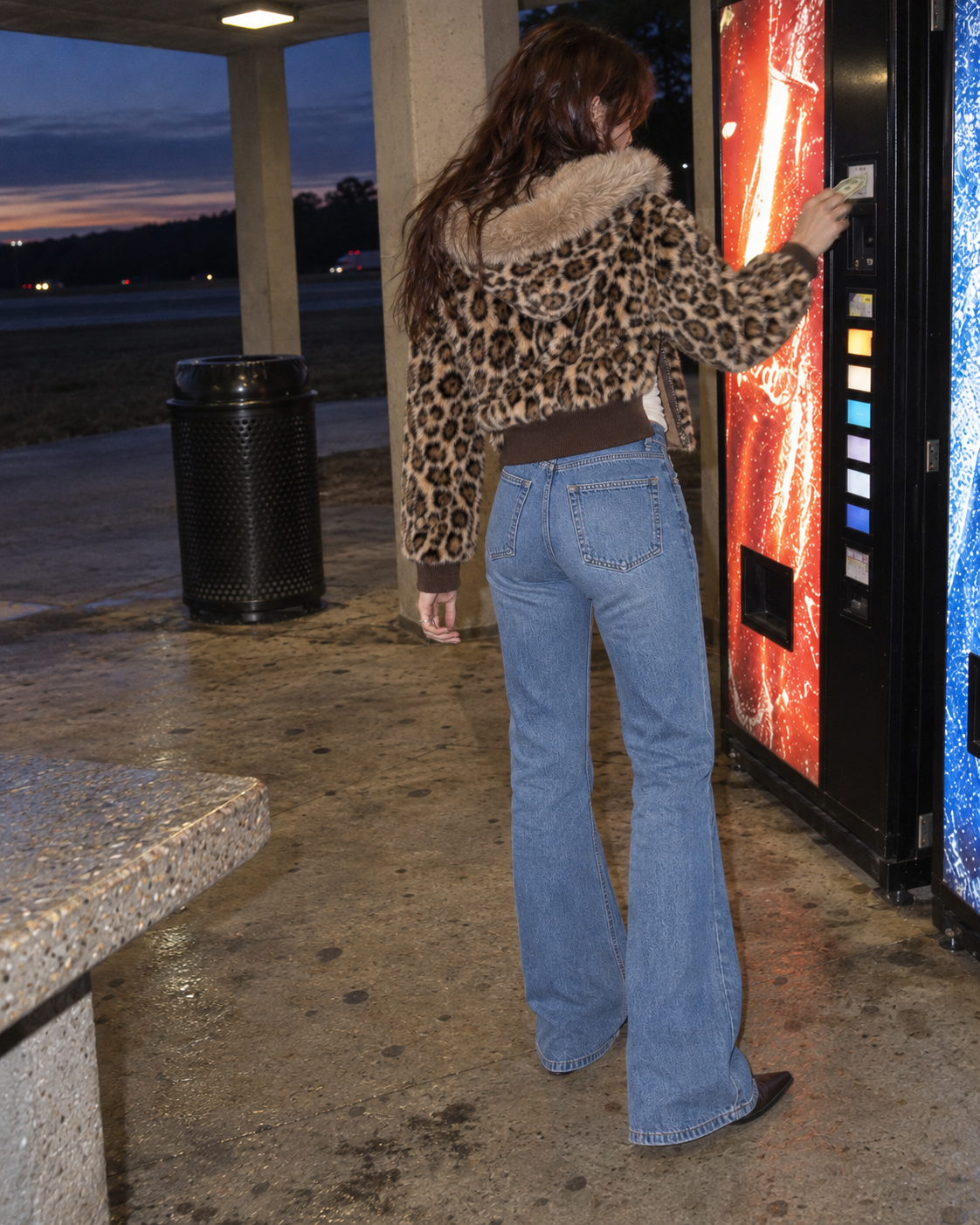 HOODIE AND JEANS